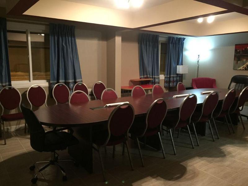 Super 8 By Wyndham Red Deer City Centre Εξωτερικό φωτογραφία