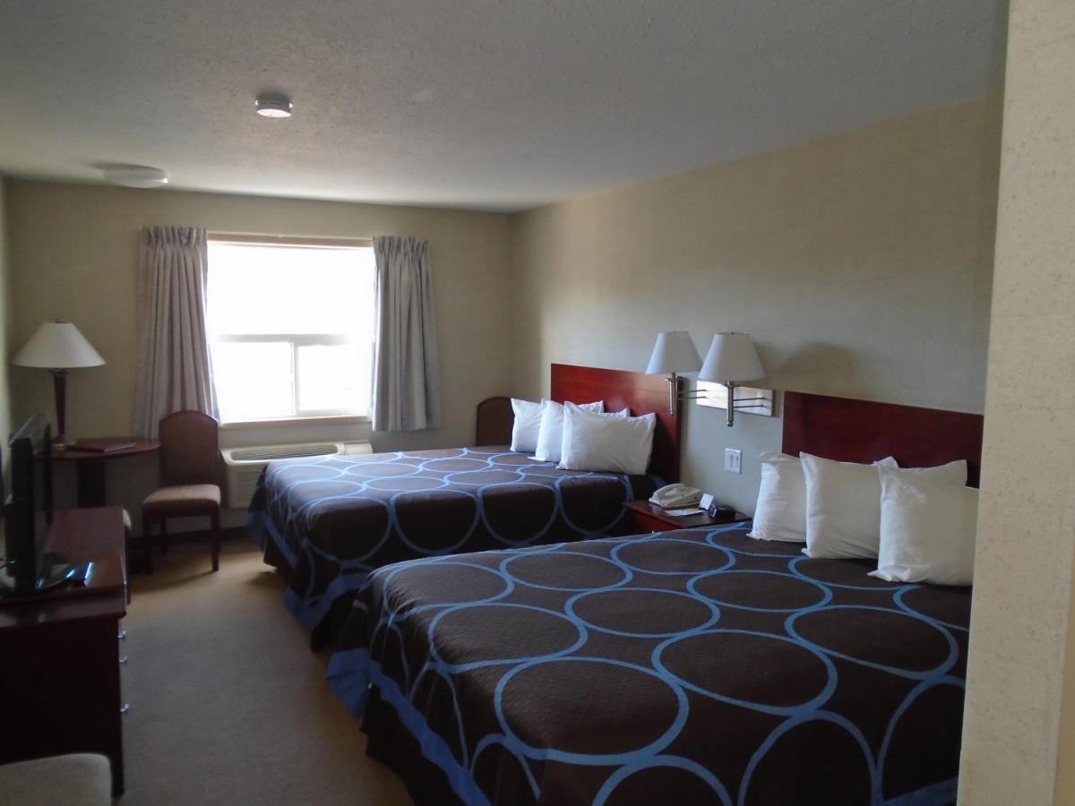 Super 8 By Wyndham Red Deer City Centre Εξωτερικό φωτογραφία