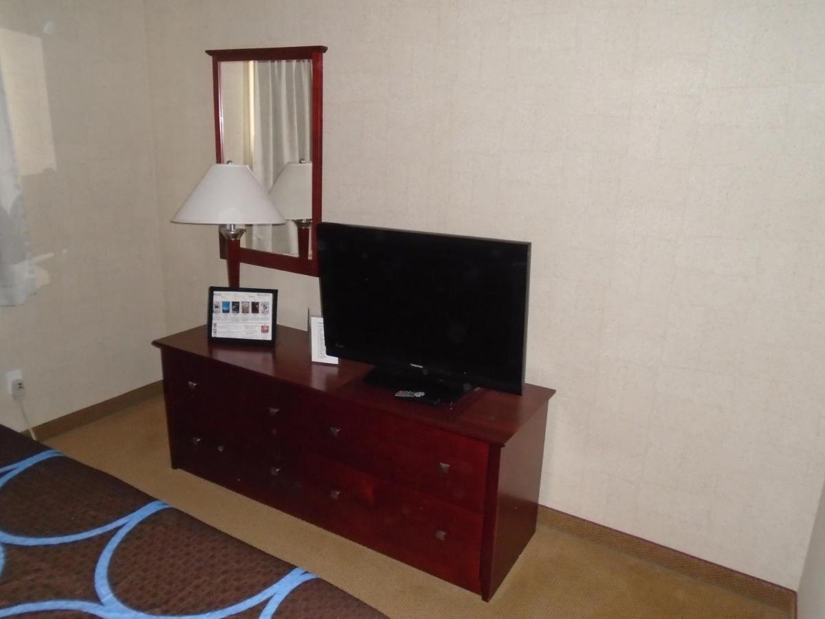 Super 8 By Wyndham Red Deer City Centre Εξωτερικό φωτογραφία